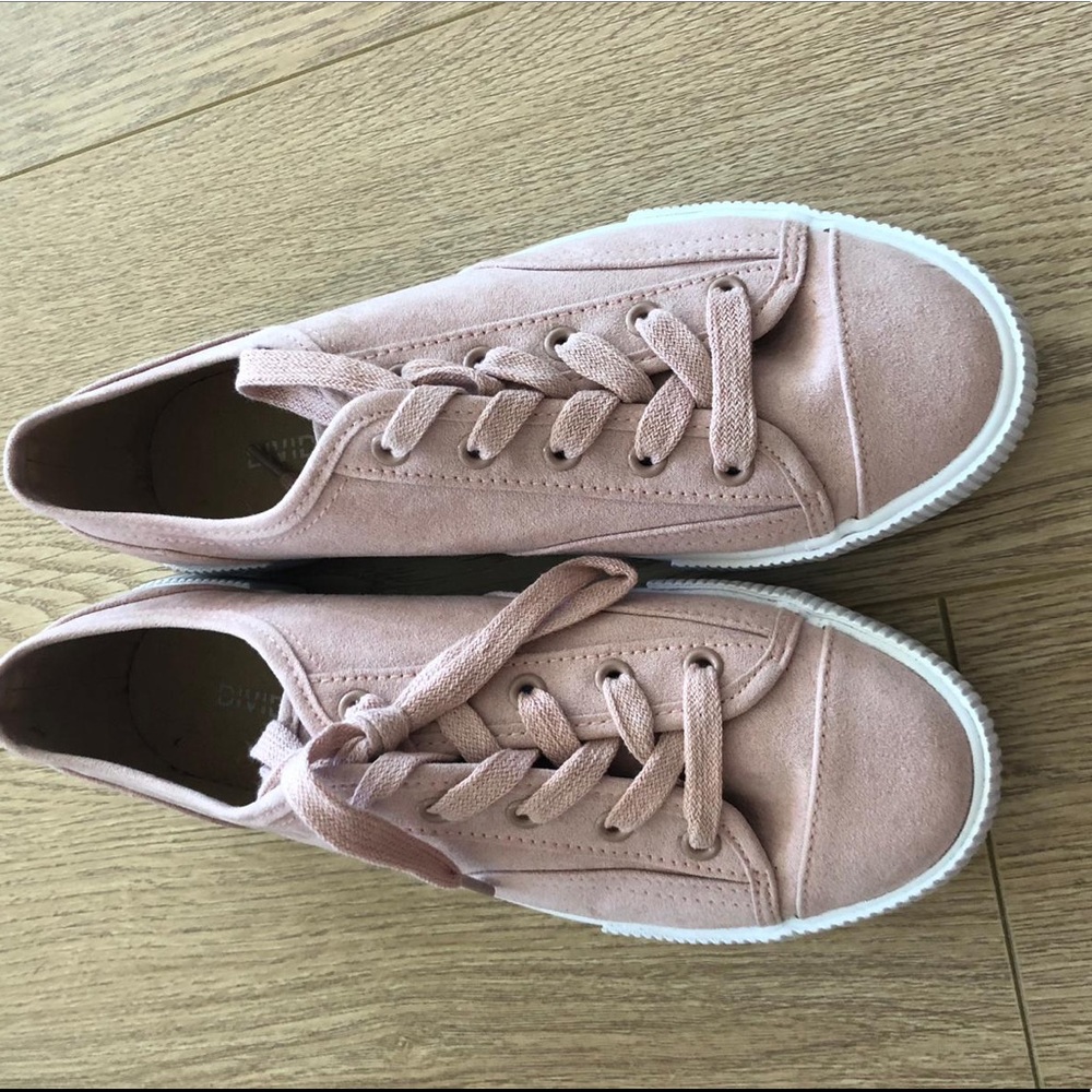 Shoe